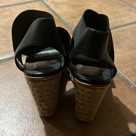 Stuart Weitzman platform sandals. Black. Size 8. Great condition. - Picture 3 of 4